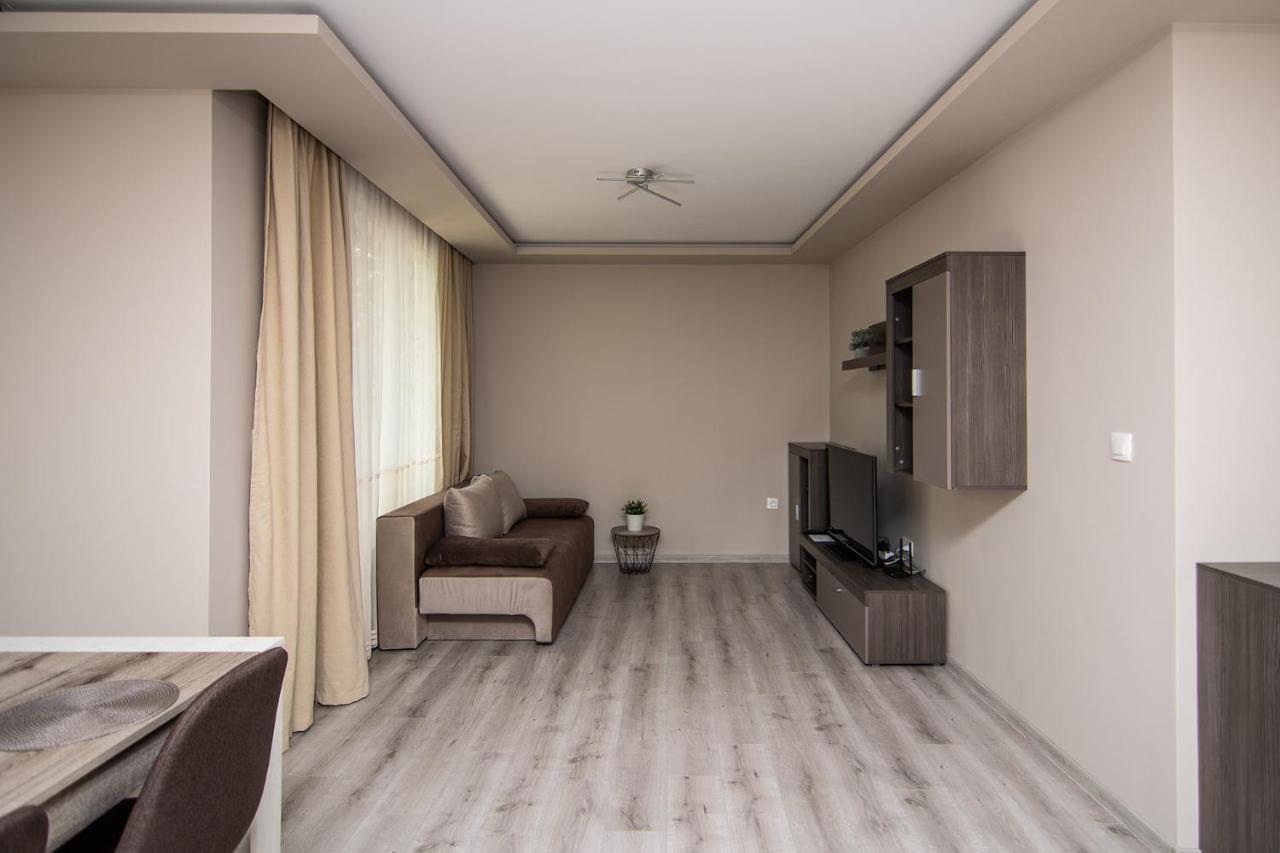 Apartamento Cozy Flats Nearby Center Free Park Area Varna Exterior foto