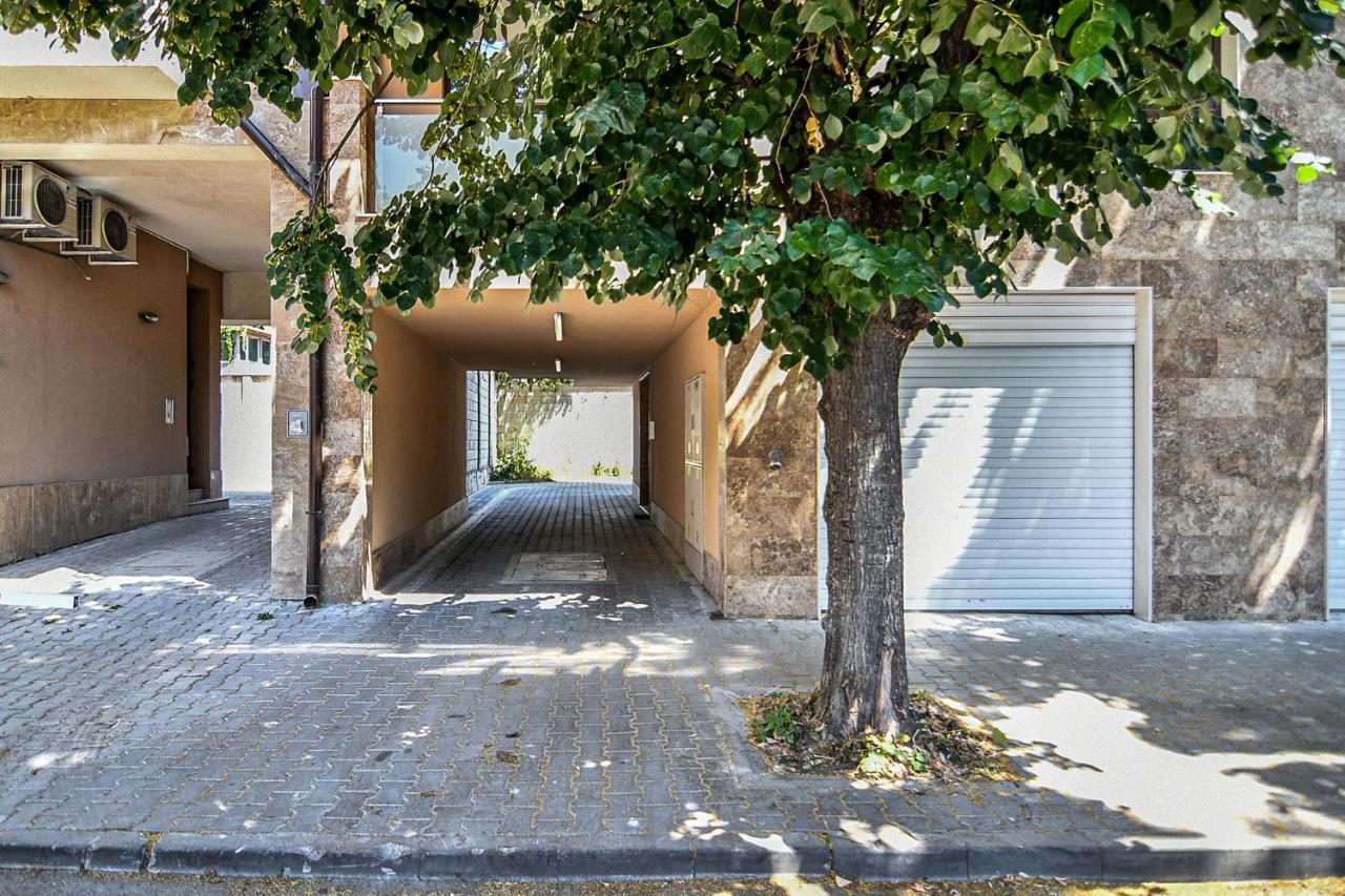Apartamento Cozy Flats Nearby Center Free Park Area Varna Exterior foto